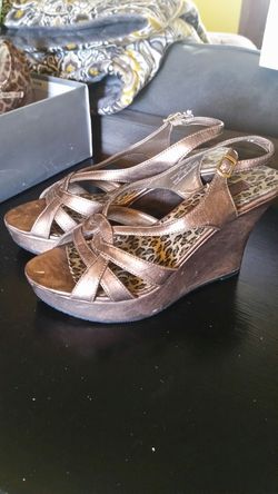 Bronze colored wedges sz. 8