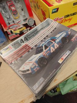 Terry Labonte Revell Monogram #44 Piedmont Monte Carlo 1/24 Model Kit New Sealed