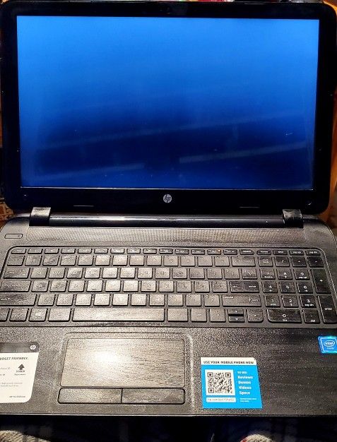 HP 15-f271wm 15.6 Laptop PC -Intel Pentium N3540 Processor / 4GB Memory / 1 Tb HD / DVD±RW/CD-RW / HD Webcam /Windows 10 Home