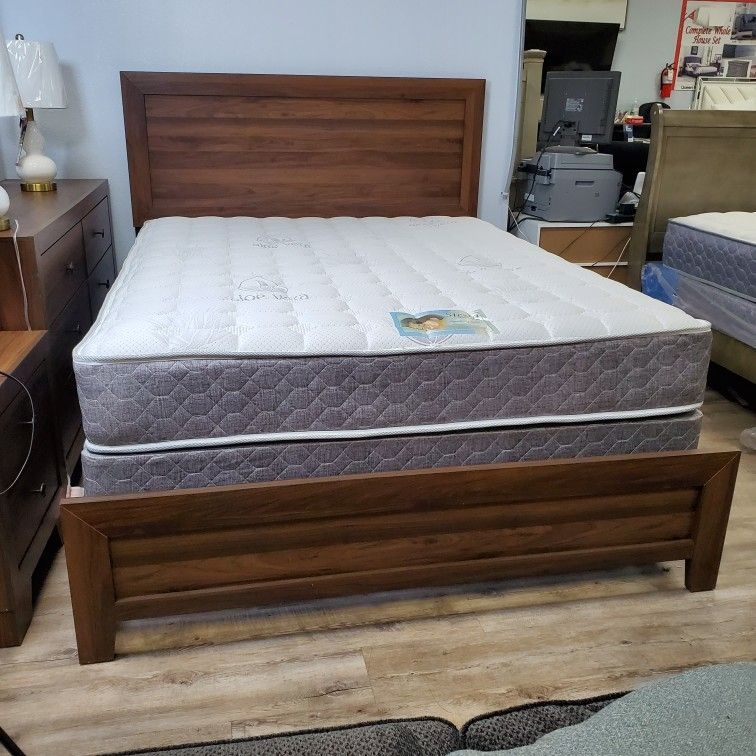 Queen Bed Frame Only, Mattress Is Not Included, Financing Available for Sale in Las Vegas, NV