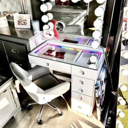 Med LED Vanity With Chair