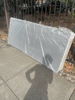 FAST SALE! Brand New Twin Box Spring / Foundation (Sealed in Original Plastic)