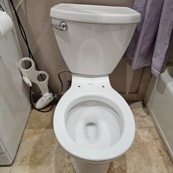 American Standard Round Toilet