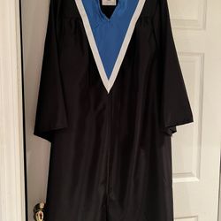 Macomb Community College Graduation Gown