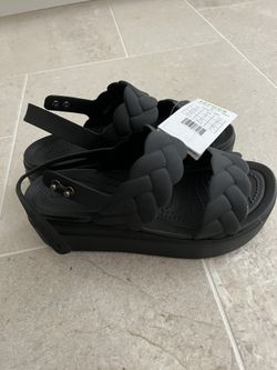 Crocs Brooklyn Woven Wedges, Size 6