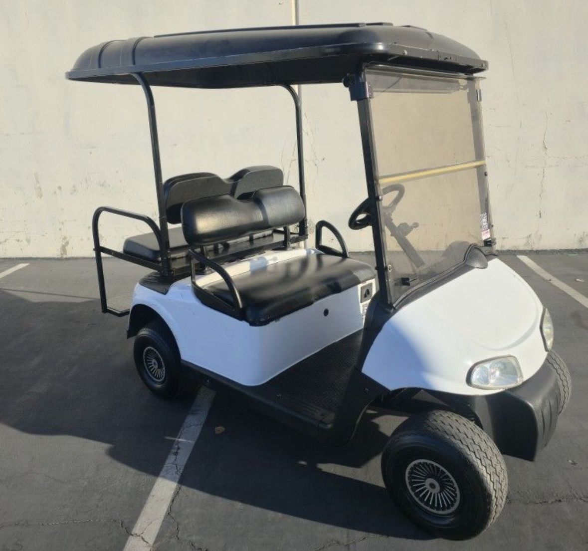 2014 E-Z-GO RXV 4-Passenger Non-Lifted 48-Volt Golf Cart