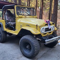1976 Toyota FJ40 Blow through turbo with inner cooler, and other modifications