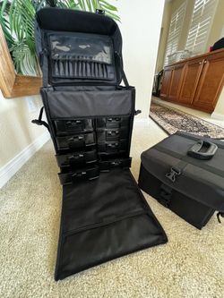 Professional make up rolling case 2 in 1!