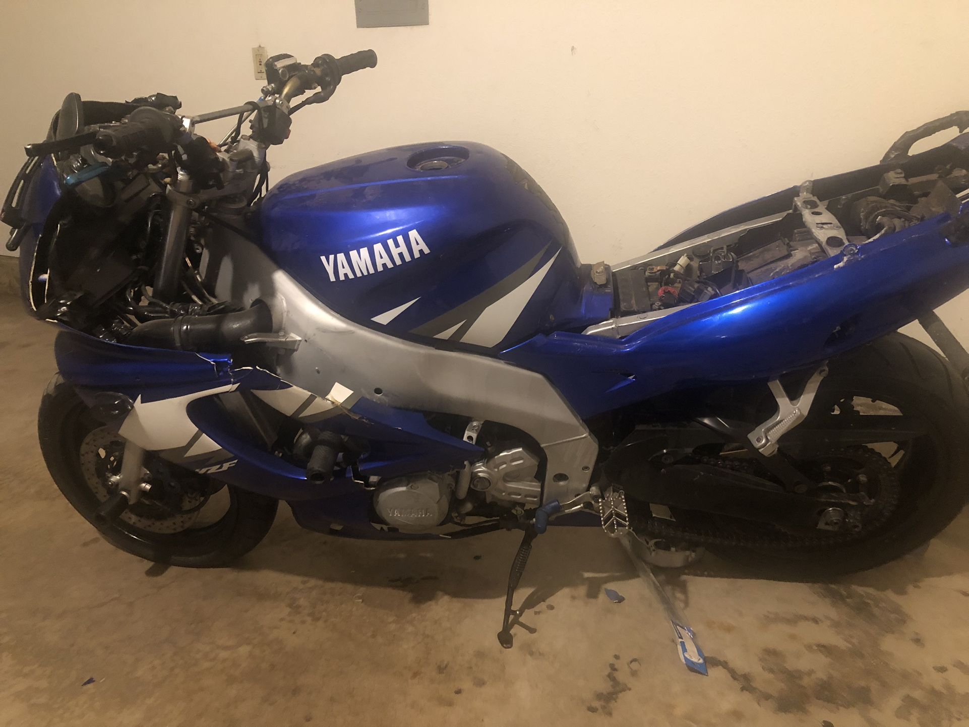 Yamaha Yzf 600r 03