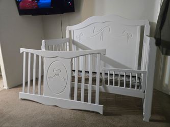 Crib/ Toddler Bed