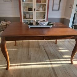 Broyhill Dining Table (No Chairs)