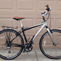 700x35c. TREK 7500 MENS HYBRID BIKE (M).17.5" 45CM. LIKE NEW WITH FRESHLY TUNE UP 👌🏼