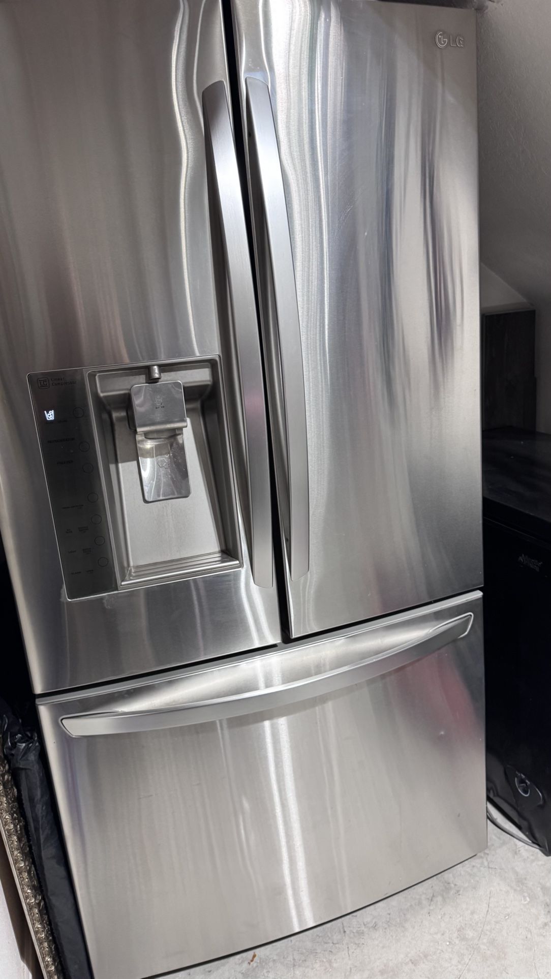 Lg 25 Ft.³ Fridge Works Great!