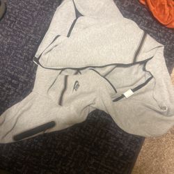 nike tech grey large