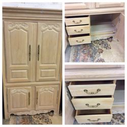 Dresser armoire with three drawers and cupboard space