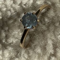 10k Gold Aquamarine Ring