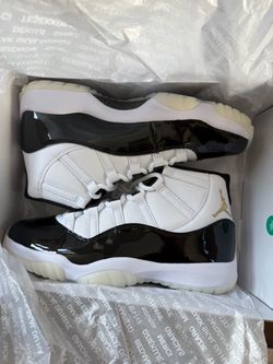Air Jordan 11 Retro Sneakers White Black Gold