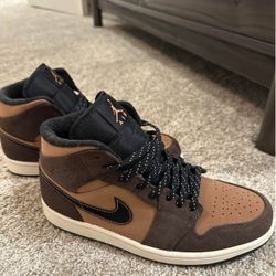 Nike Jordan 1 Mid SE “Dark Chocolate” 