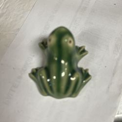 Small Little Green Frogs For Your Bonsai Tree Or Water Fish Tank