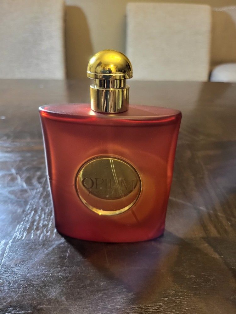 Designer Perfumes collections!
Authentic! Name brands [ Savage,  opium, valentino Donna]
Luxury ✨️ 
 