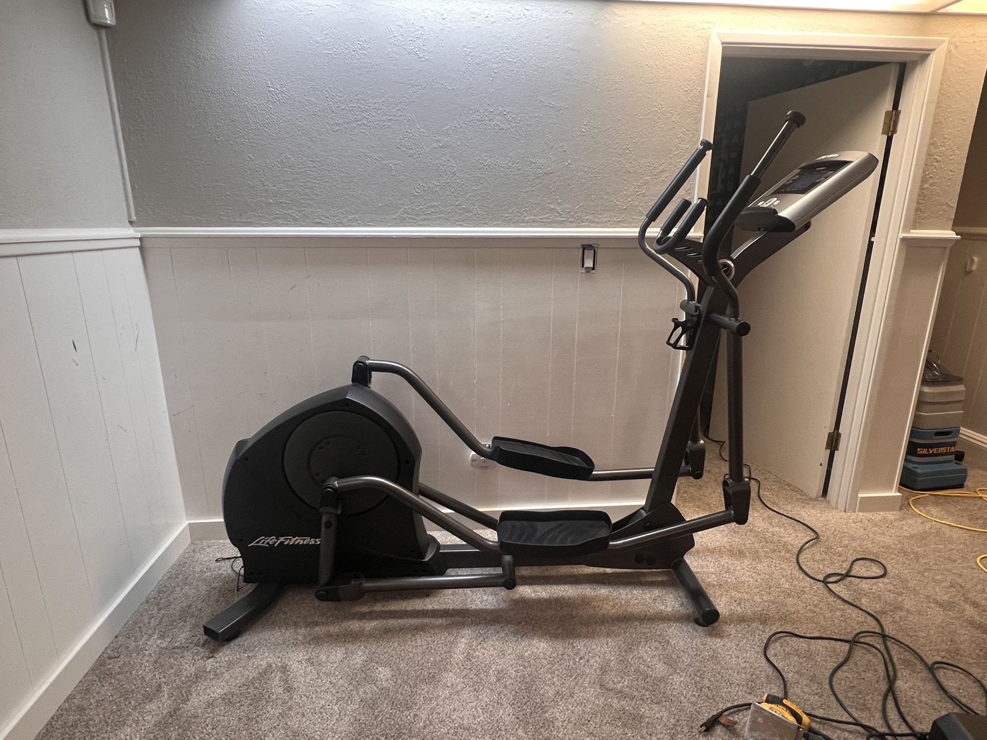 Life Fitness Elliptical Machine