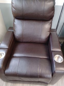 RECLINER CHAIR