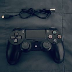 Original Sony Playstation 4 Ps4 Controller fully functional In very good condition adult owned Please read info check out photos.