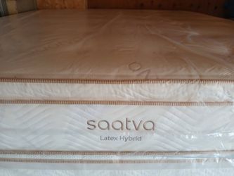 King Saatva Latex Hybrid Pillow Top Mattress 