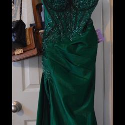 Green prom dress- size 6 small