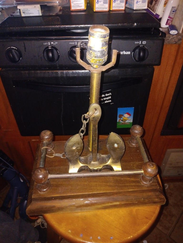 Antique Brass Anchor Table Top Lamp
