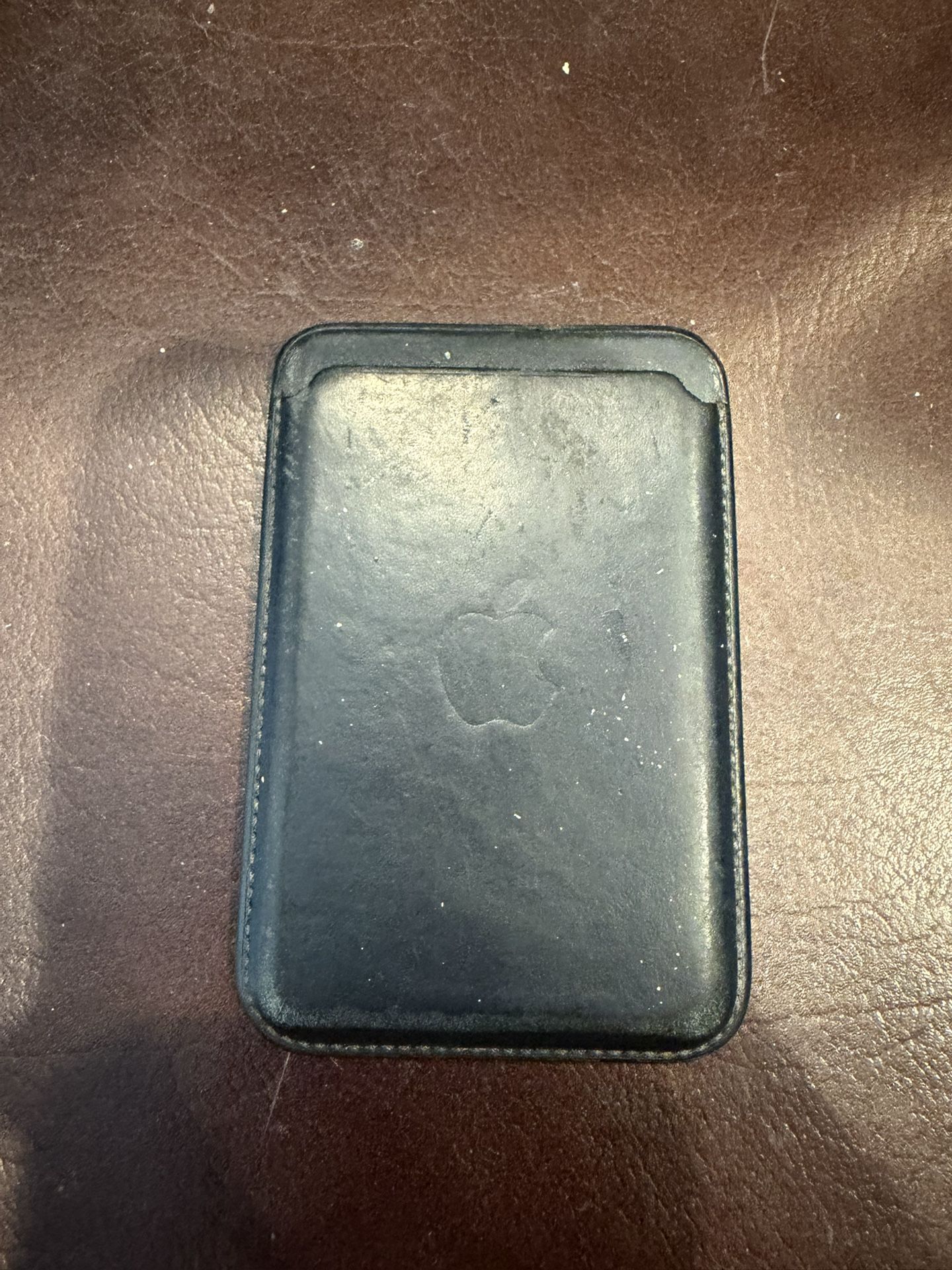 Apple MagSafe Wallet With Find My