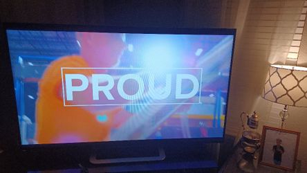 Vizio 70" Razor LED SMART TV WITH THEATER 3D 