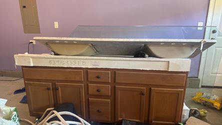 Free double sink and glass table top