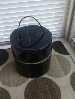 Retro Round Black Vinyl Wig/Hat Zippered Travel Tote