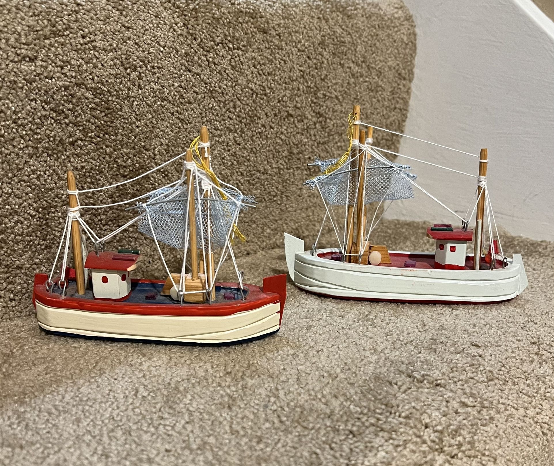 Wooden Fishing Boat Ship lot of 2 model Nautical decor 5” long