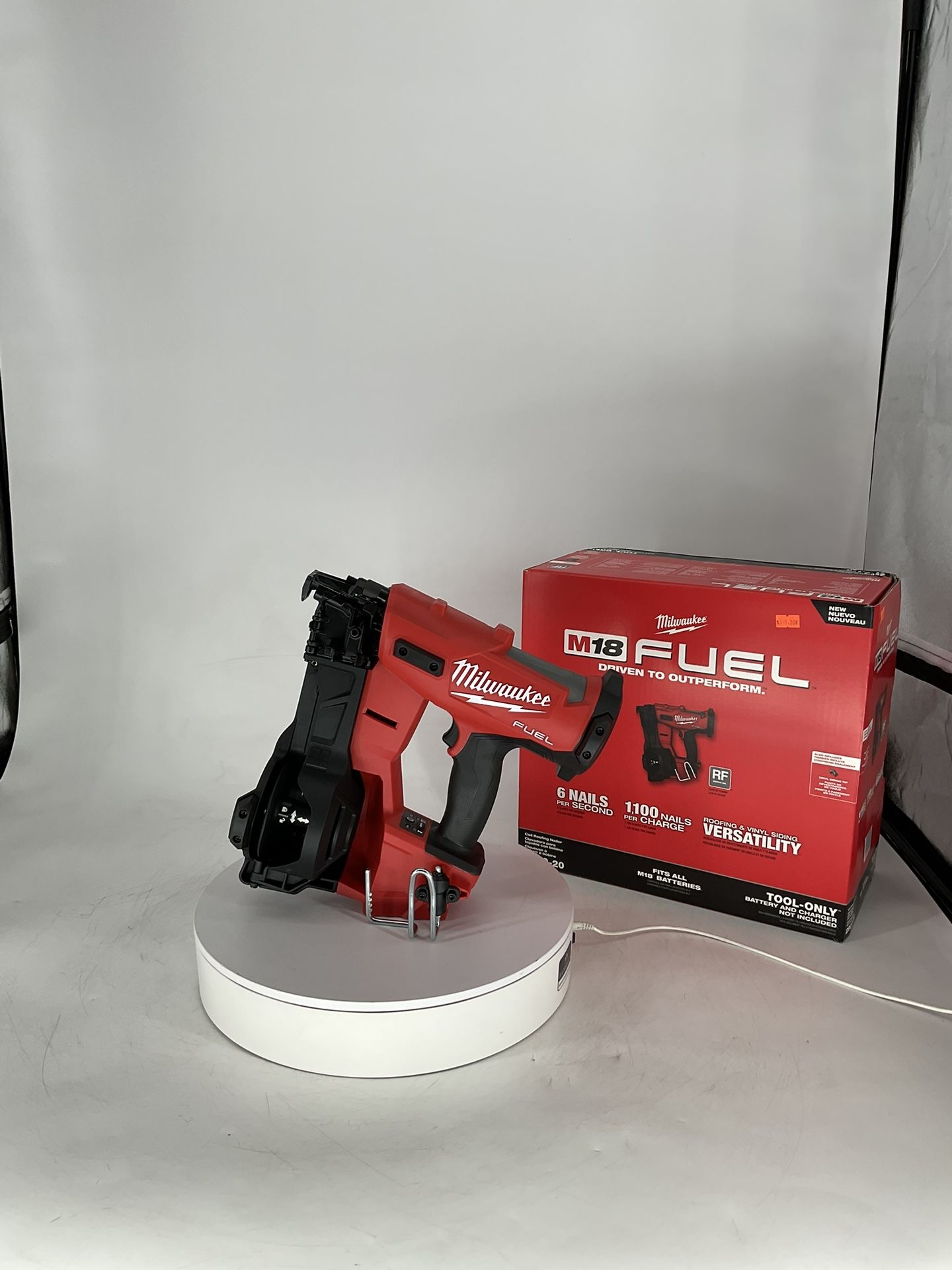 Milwaukee M18 FUEL 18-Volt Lithium-Ion Brushless Cordless Coil Roofing Nailer (Tool Only)