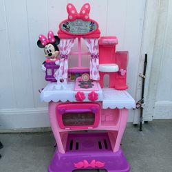 Disney Junior Minnie Mouse Happy Helpers Brunch Cafe children's play kitchen