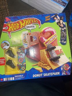 Hot Wheels Skate Donut Skate Park Brand New