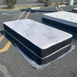 Set Twin Size Mattress And Box Spring 