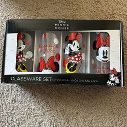 Disney Minnie Mouse Glassware Set