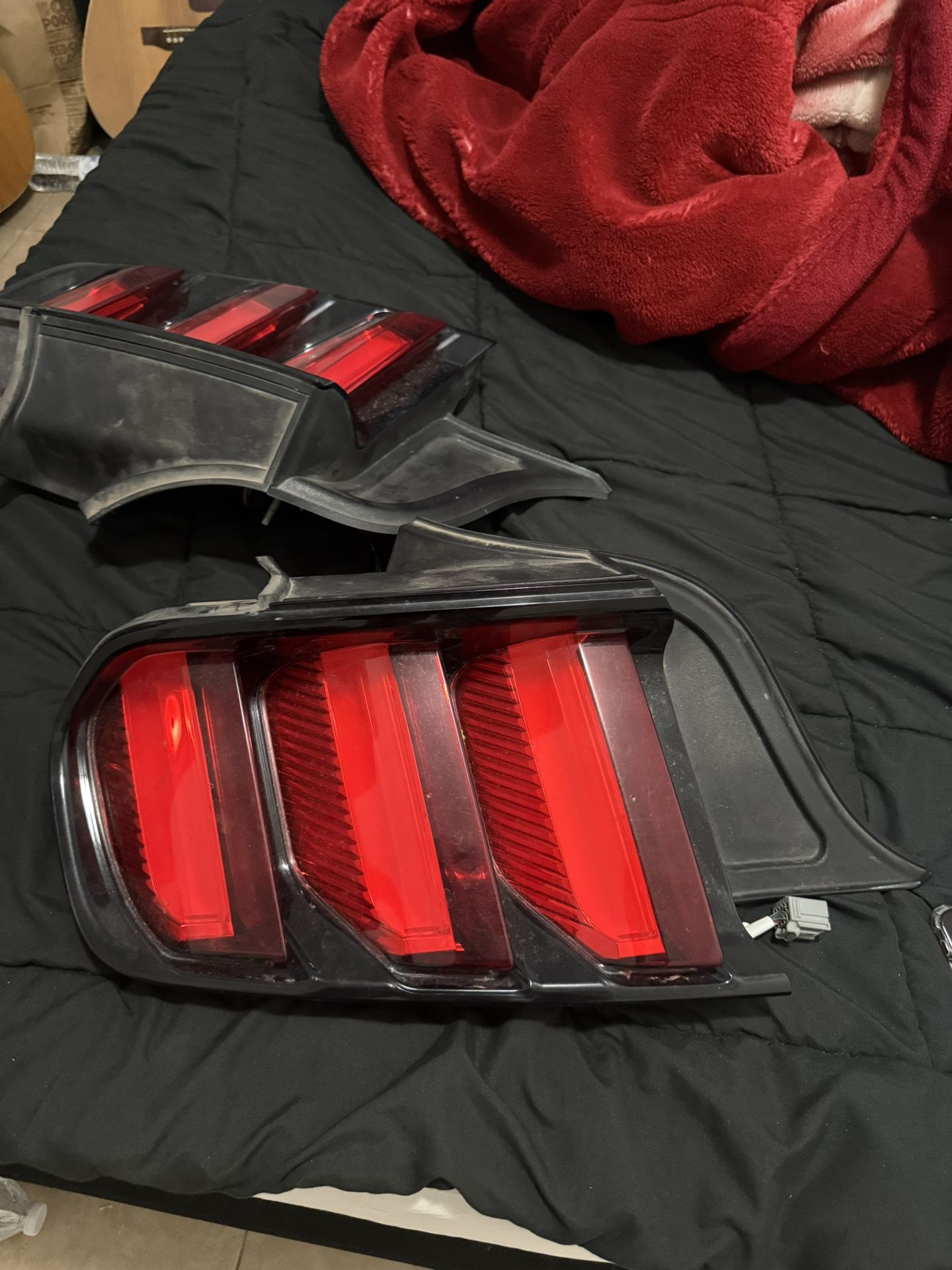MUSTANG 2015 OEM TAIL LIGHTS