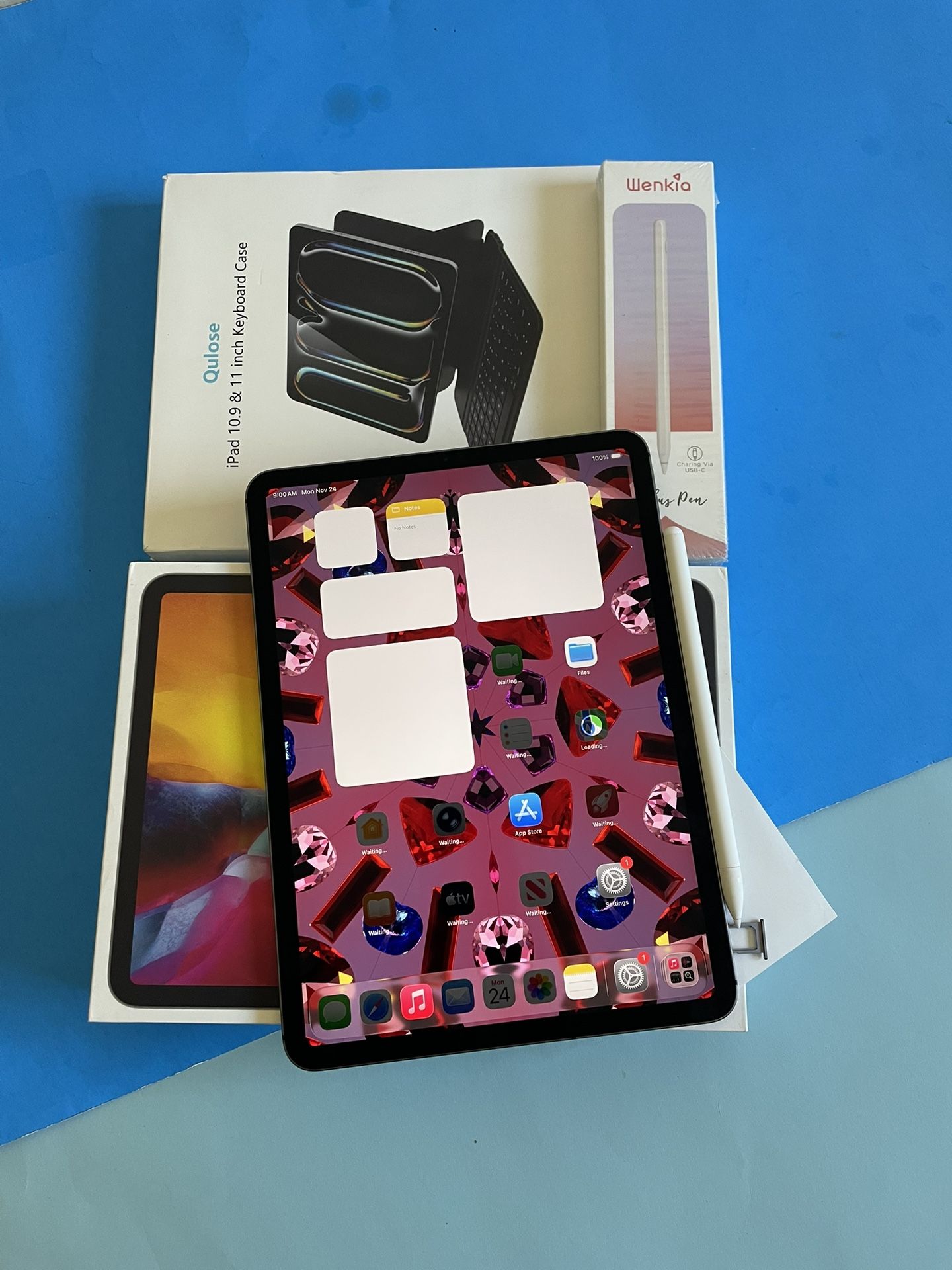 Apple iPad Pro 11” 2nd generation 128GB WiFi + Cellular / unlocked with keyboard and pencil