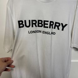 Burberry “London England” Tshirt USM