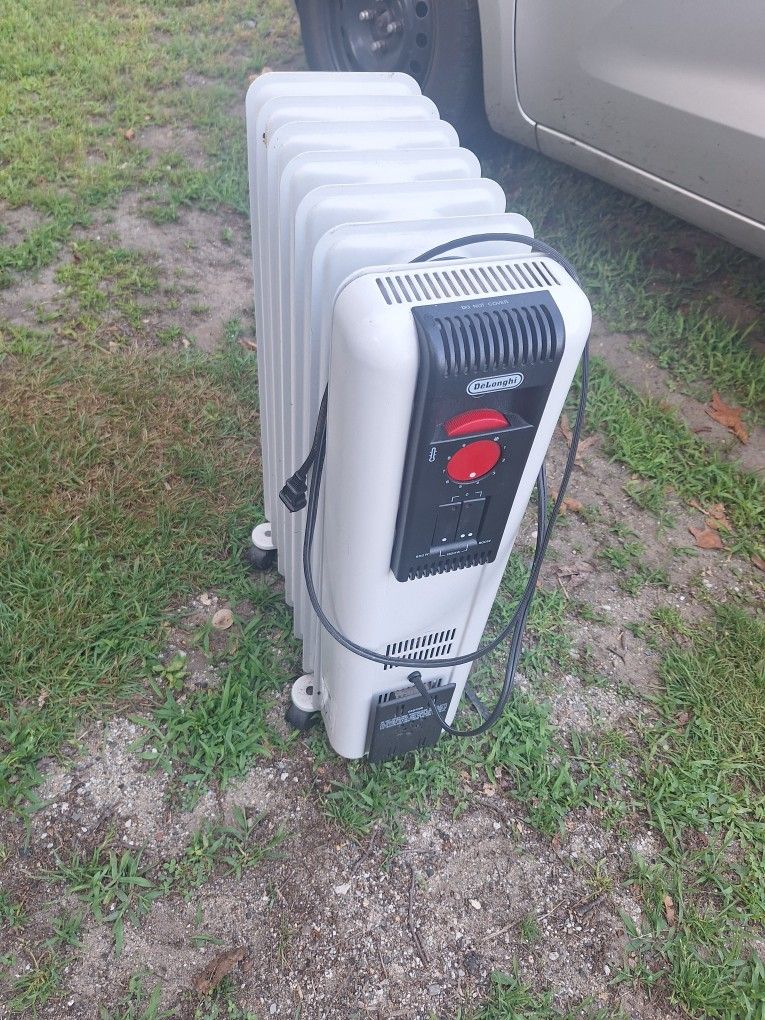 PORTABLE HEATER.(3 - 4 AVAILABLE)