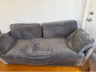 NEAR NEW COUCH FOR SALE