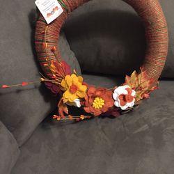 BRAND NEW MINI FELT AND YARN FLORAL WREATH