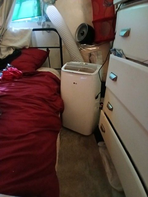Portable AC Unit/W Remote
