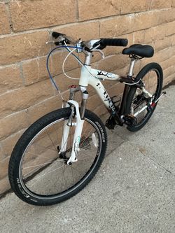 TREK SKYE SL MOUNTAIN BIKE