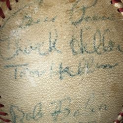 OLD 1962 CHUCK HILLER SIGNED BALL