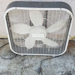 holmes  20 inch heavy duty fan